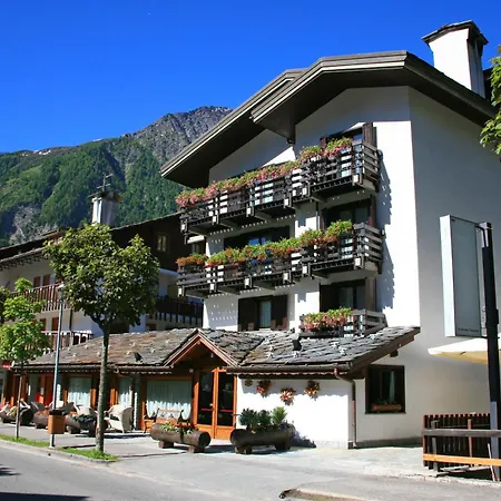 Hotel Les Jumeaux Courmayeur-3