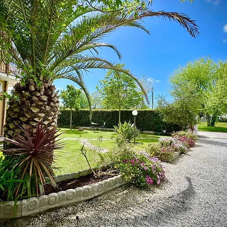 Bed&Breakfast Villa Lorena-3