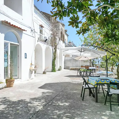 Casa Nina- Camere Con Vista Mare E Terrazza A Raito, Costiera Amalfitana-3