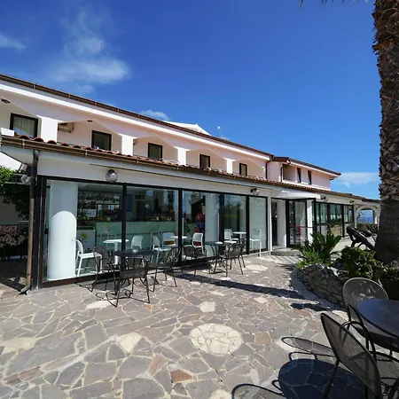 Hotel MARINELLA - Private Free Parking - Grotticelle Beach 200 m-2