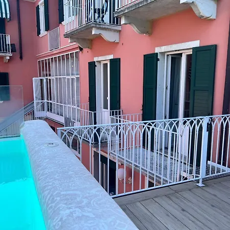 Hotel Alla Riviera Lake View-2