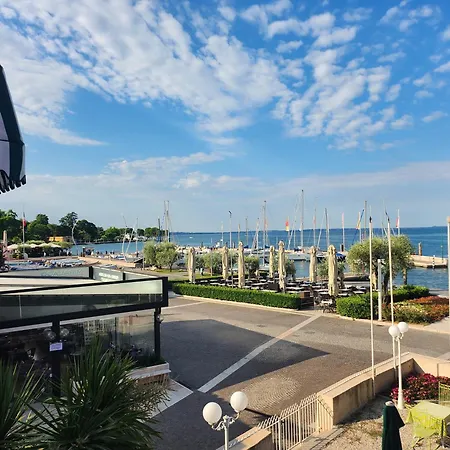 Hotel Alla Riviera Lake View-3