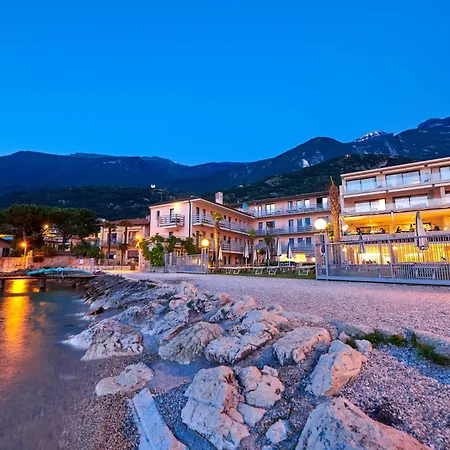 Hotel Castello Lake Front-2
