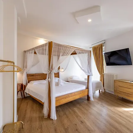 Domino Hotel-2