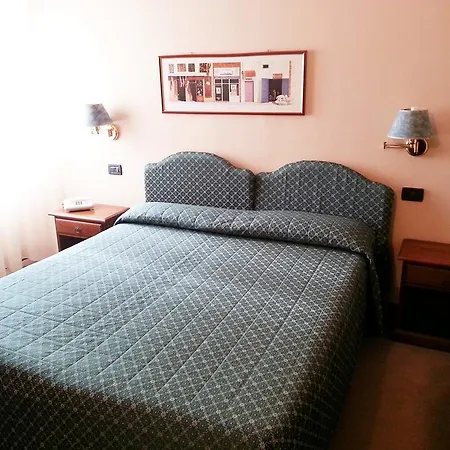 Hotel Emilia-2