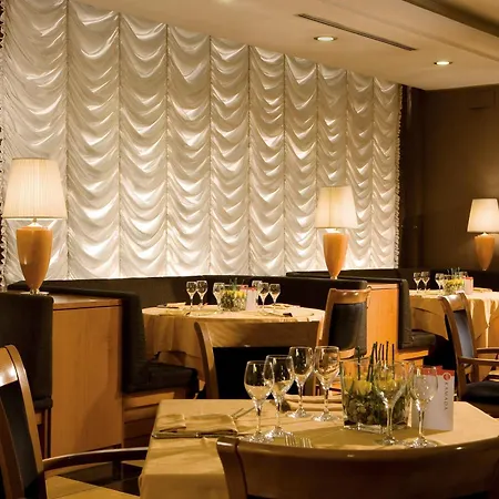 Ramada By Wyndham Naples-3