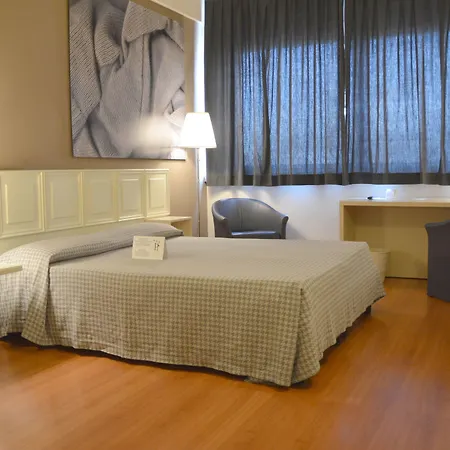 Hotel President-2