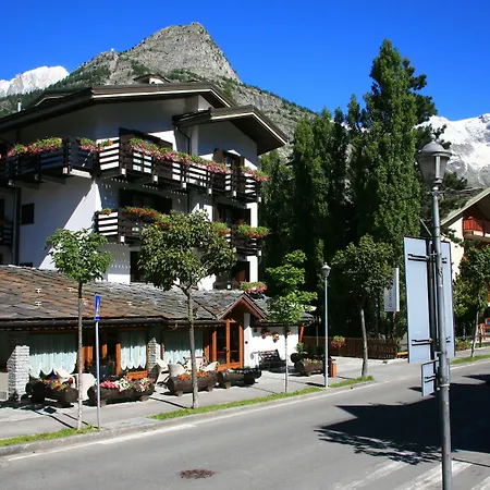 Hotel Les Jumeaux Courmayeur-2