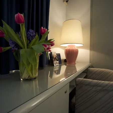 Club Hotel-3