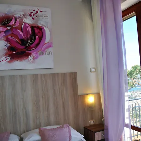 Hotel Villa Fiorita-3