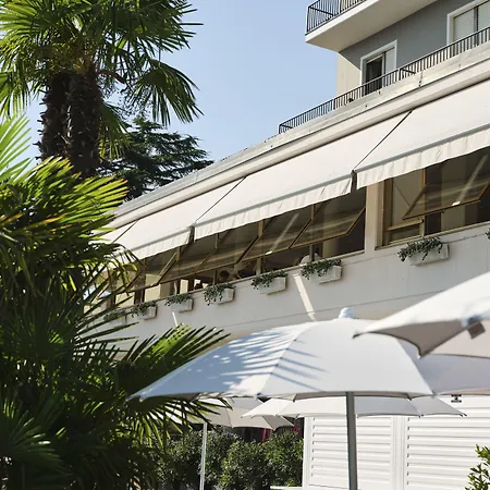 Hotel Carillon-2