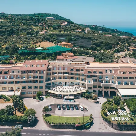 Grand Hotel Vesuvio-2