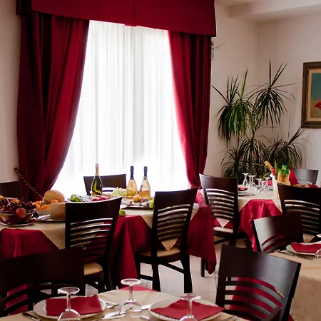 Hotel Pigalle-2