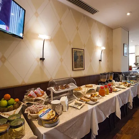 Hotel Italia-2