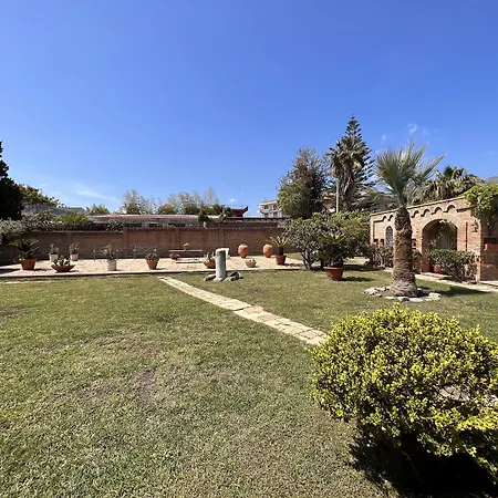 Villa Chiarenza Maison D'Hotes-3