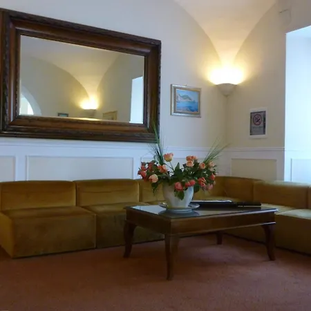 Hotel Plaza-3