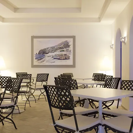 Hotel Cutimare - Aeolian Charme-3