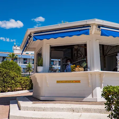 Ticho'S Greenblu Hotel-2