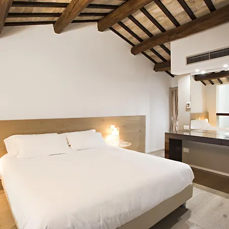 Borgoleoni 18 - Room&Breakfast-3