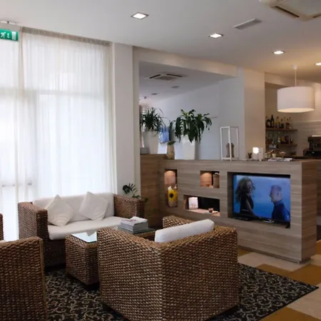 Hotel Majorca Sul Mare In Centro A Riccione Con Area Fitness-2