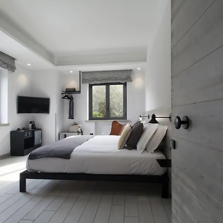 La Ferrovia Guest House-3