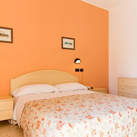 Hotel Saint Tropez - Pineto-3