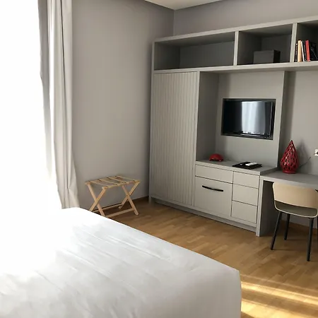 200 Rooms & Terrace-3