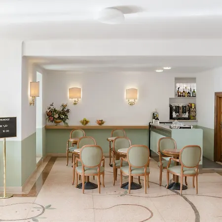 Hotel Riviera-2