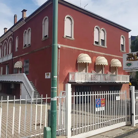 Venice Lion Residence Free Private Parking Easy Access Venice-3
