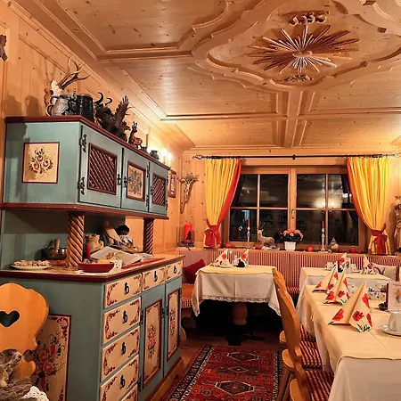 Hotel Garni Concordia - Dolomites Home-2