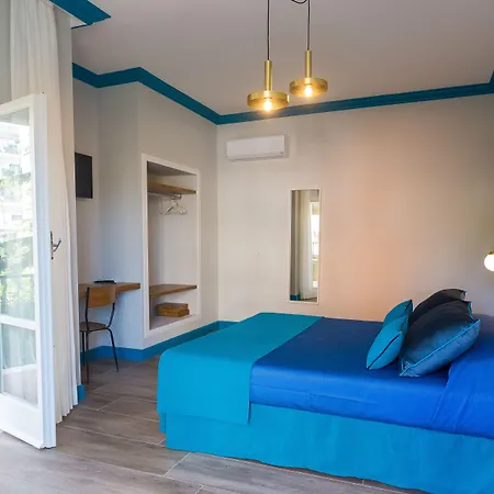 Sorrento Pool&Suites-3