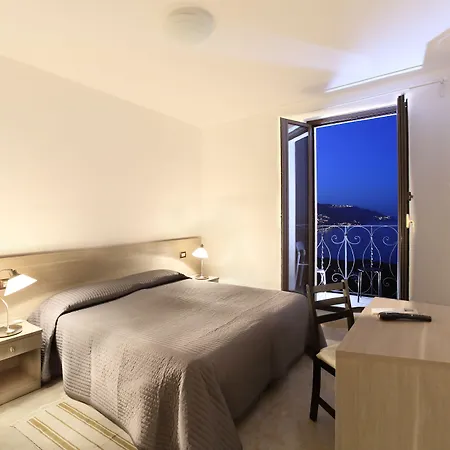 Villa Astoria-2