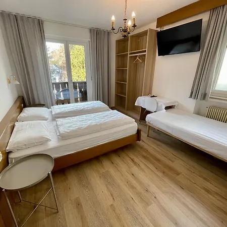 B&B Transit Rooms - Your Stopover, Free Parking-2