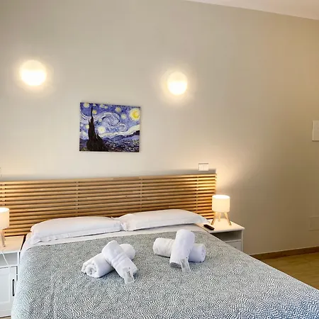 The Green Gate - Airport Guest House-2