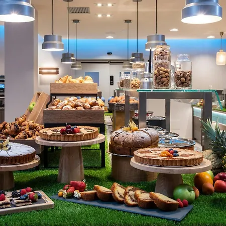 NYX Hotel Milan by Leonardo Hotels-3