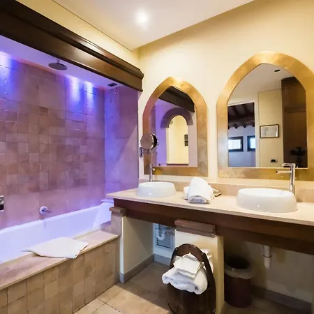 Vogue Hotel Arezzo-3