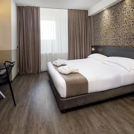 Best Western Plus Hotel Farnese-3