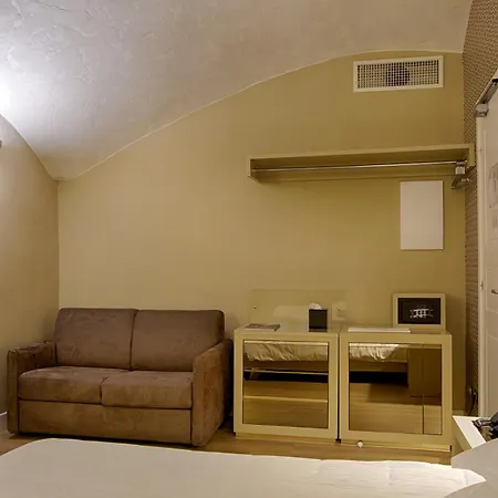Caruso Place Luxury Rooms & Suites-2