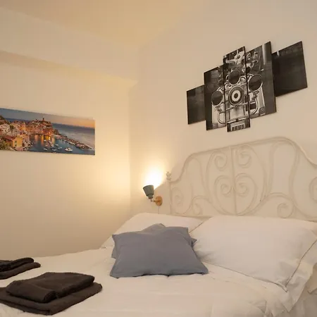 Pippo A Vernazza Rooms-2