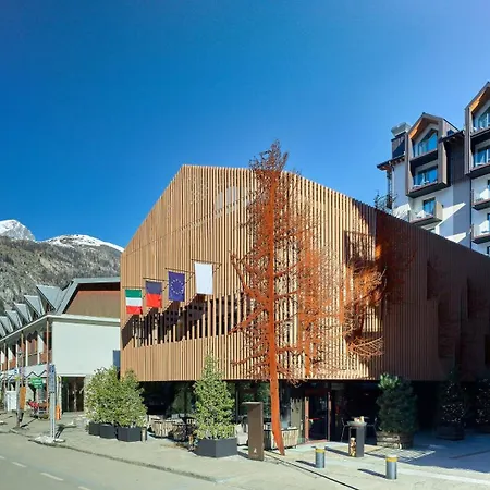 Le Massif Hotel & Lodge Courmayeur - The Leading Hotels Of The World-2