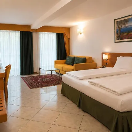 Hotel Capri Bardolino 3S-3
