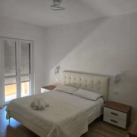 Guest House Tra Rocce E Mare-2