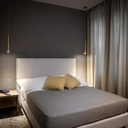 Hnn Luxury Suites-3