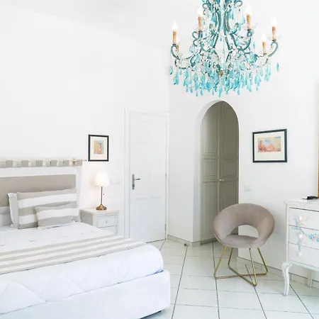 Queen Suite - Luxury Rooms (Adults Only)-2