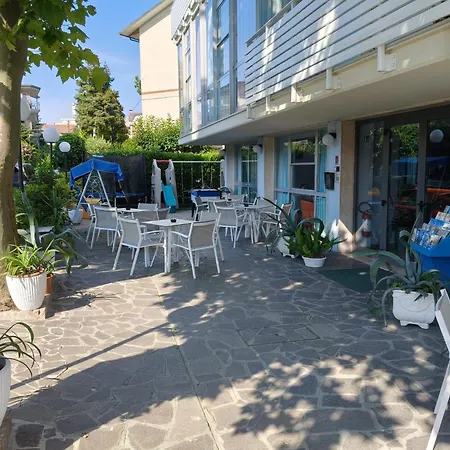 Hotel Mirage-2