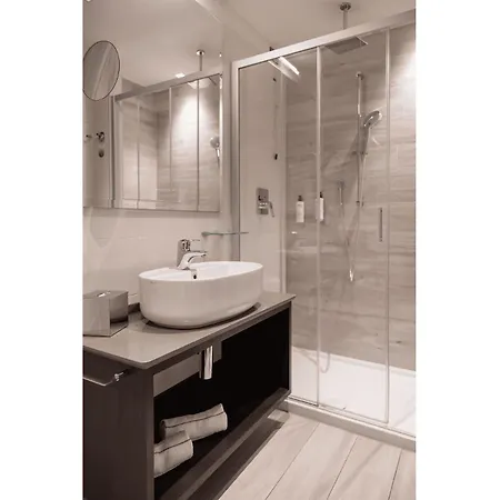 Vision Hotel-2