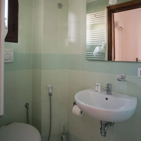 Abaca Rooms-3