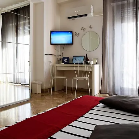 Papillon Bnb-2