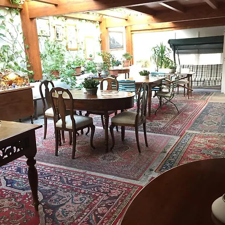 Bed And Breakfast Oz-2
