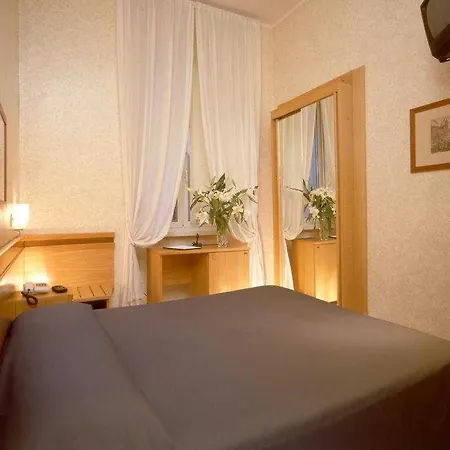 Hotel Embassy-2